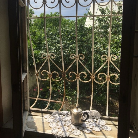 Mood - Picture 2 of 5